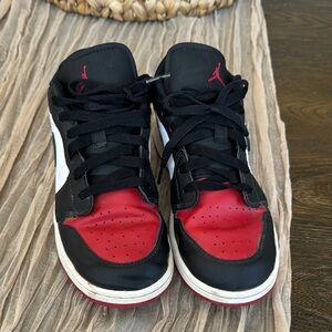 Nike Air Jordan 1 Low Unisex GS Bred Toe 553560-161 Size 7Y